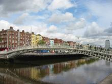 Dublin - Ha'penny Bridge over River Liffey