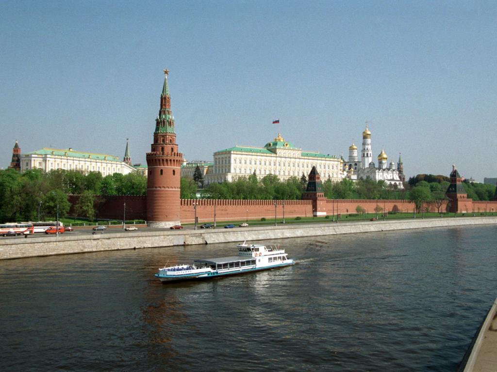 Moscow - Kremlin Wallpaper #3 1024 x 768 