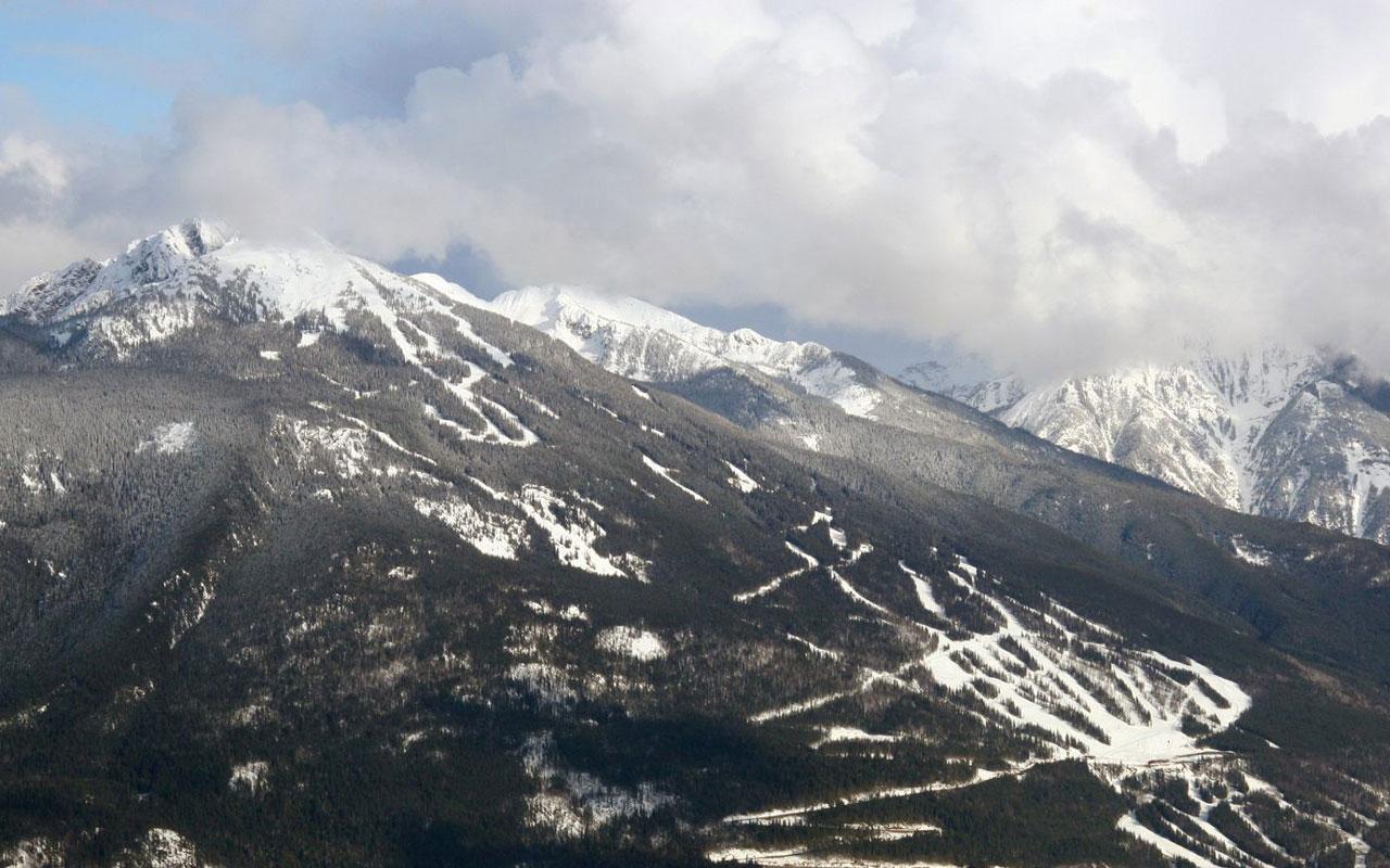 Revelstoke, B.C. - Overall View of Ski Area Wallpaper #1 1280 x 800 